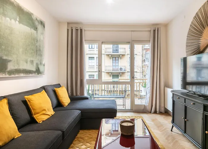 Spacious And Elegant Oasis In The Location, Eixample