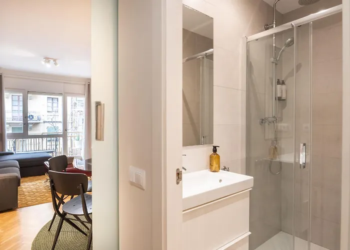 Spacious And Elegant Oasis In The Location, Eixample Barcelona