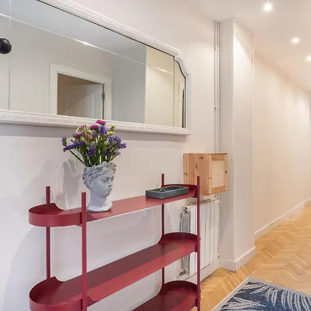 Spacious And Elegant Oasis In The Location, Eixample * 巴塞罗那