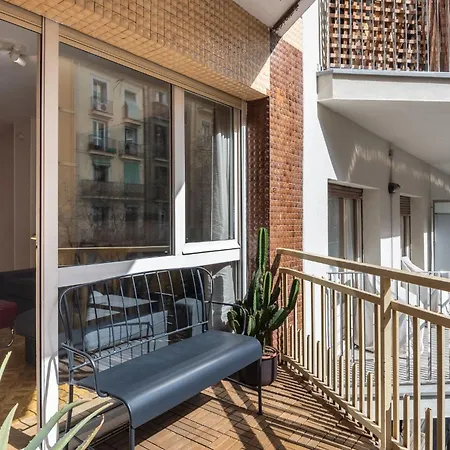 Spacious And Elegant Oasis In The Location, Eixample * Barcelona