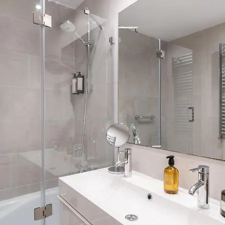Spacious And Elegant Oasis In The Location, Eixample Apartmán *