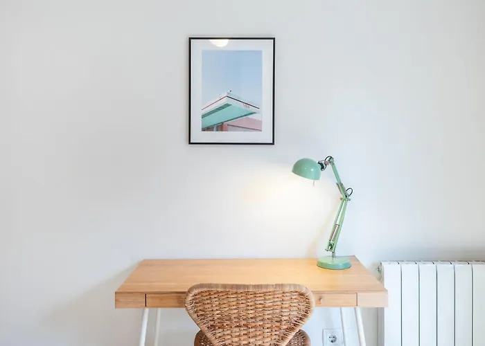 Spacious And Elegant Oasis In The Location, Eixample